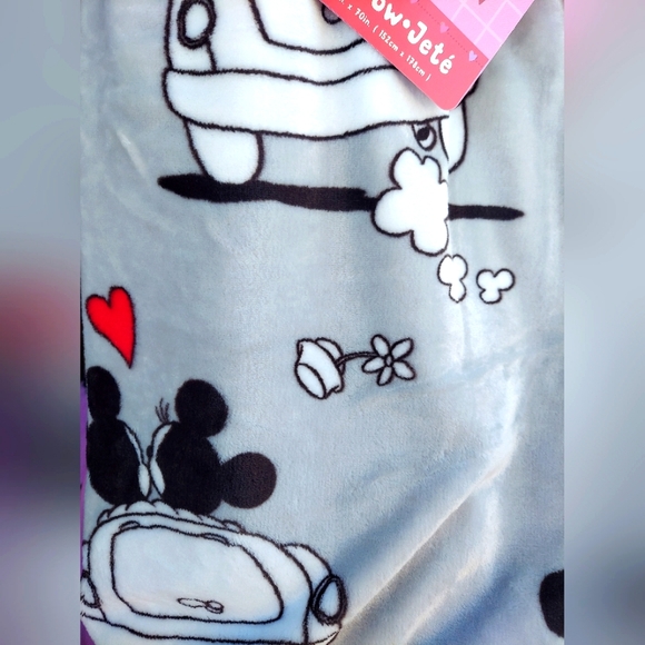 NWT Mickey and Minnie Plush Blanket - Picture 2 of 4